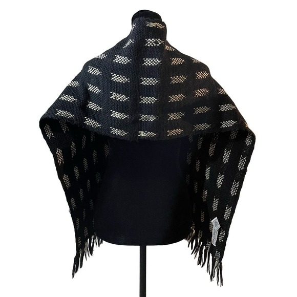 Prima Maglia Women's Pure Virgin Wool Hand Loomed Knit Fringed Scarf - Picture 2 of 8